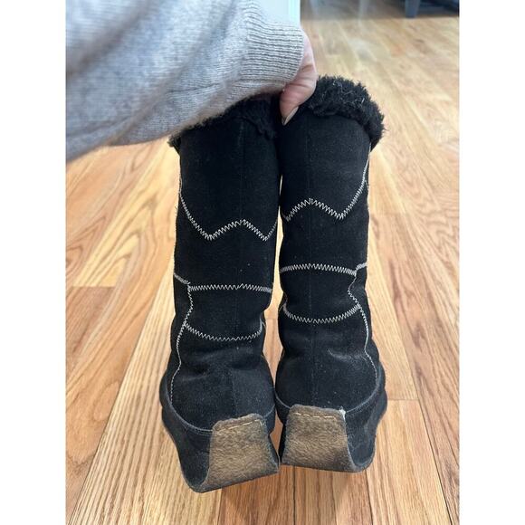 UGG Patchwork Geometric Stitching Shearling Boots - Picture 3 of 6